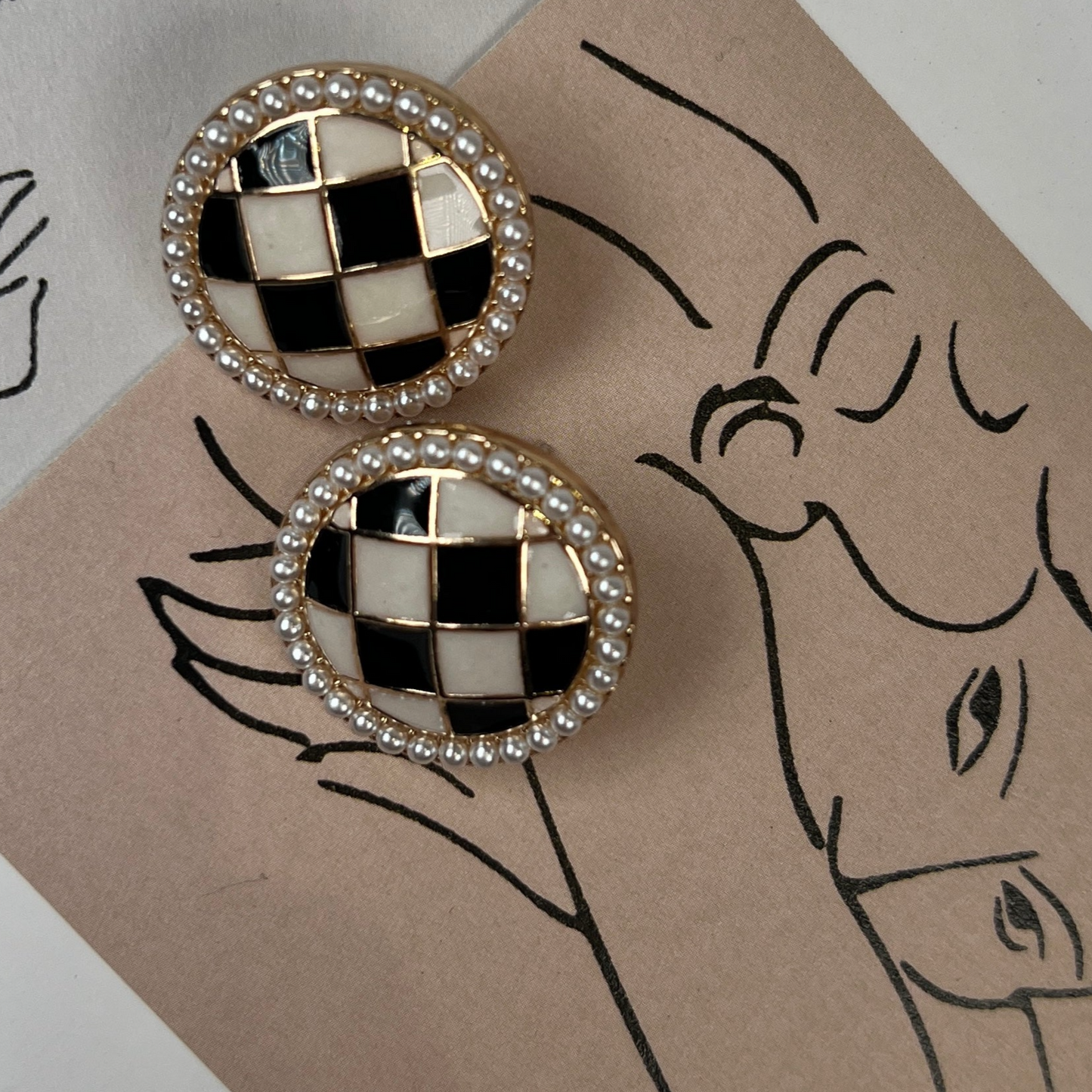 Pearl Grid Studs