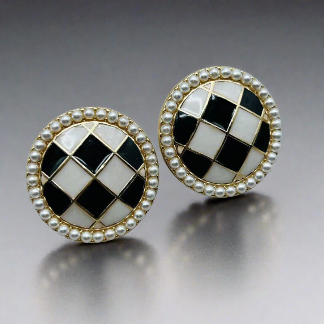 Pearl Grid Studs